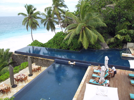 Bayan Tree Pool.jpg