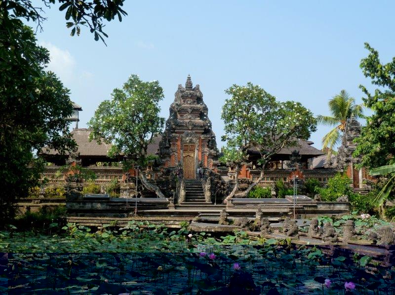 Tempel am Cafe Lotus in Ubud